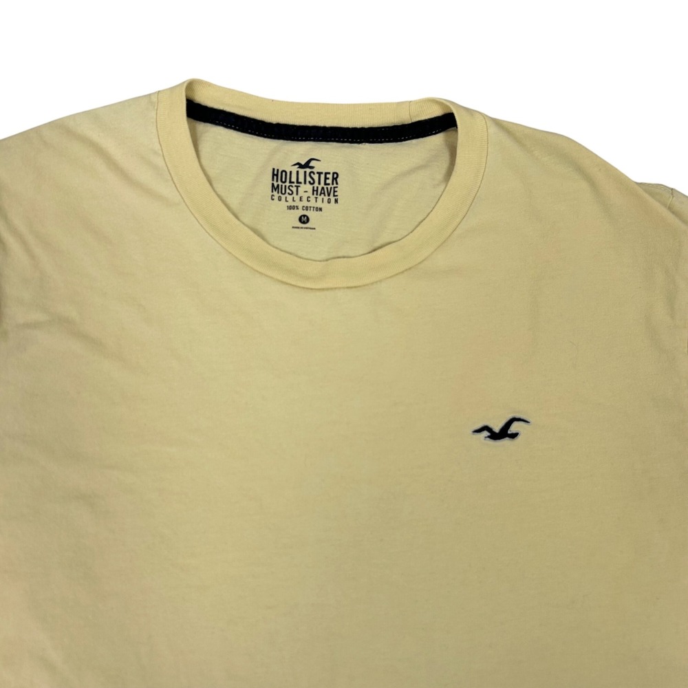 Hollister Must-Have Men's T-Shirt Medium Yellow 100% Cotton  Logo Short Sleeve